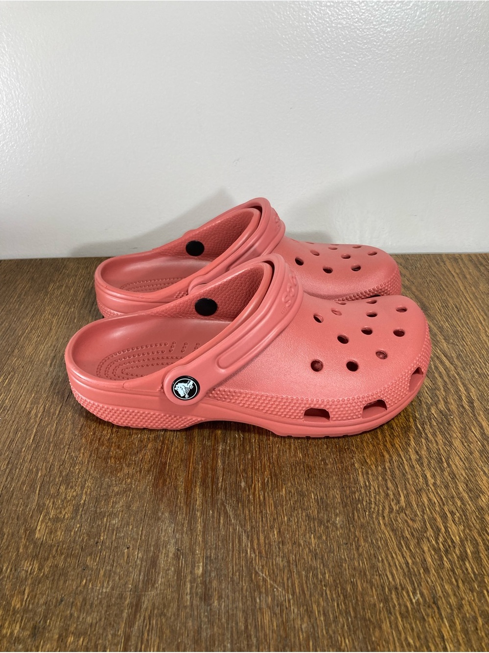 Crocs Classic Slip On Clog Women’s Size 6 Neon Watermelon